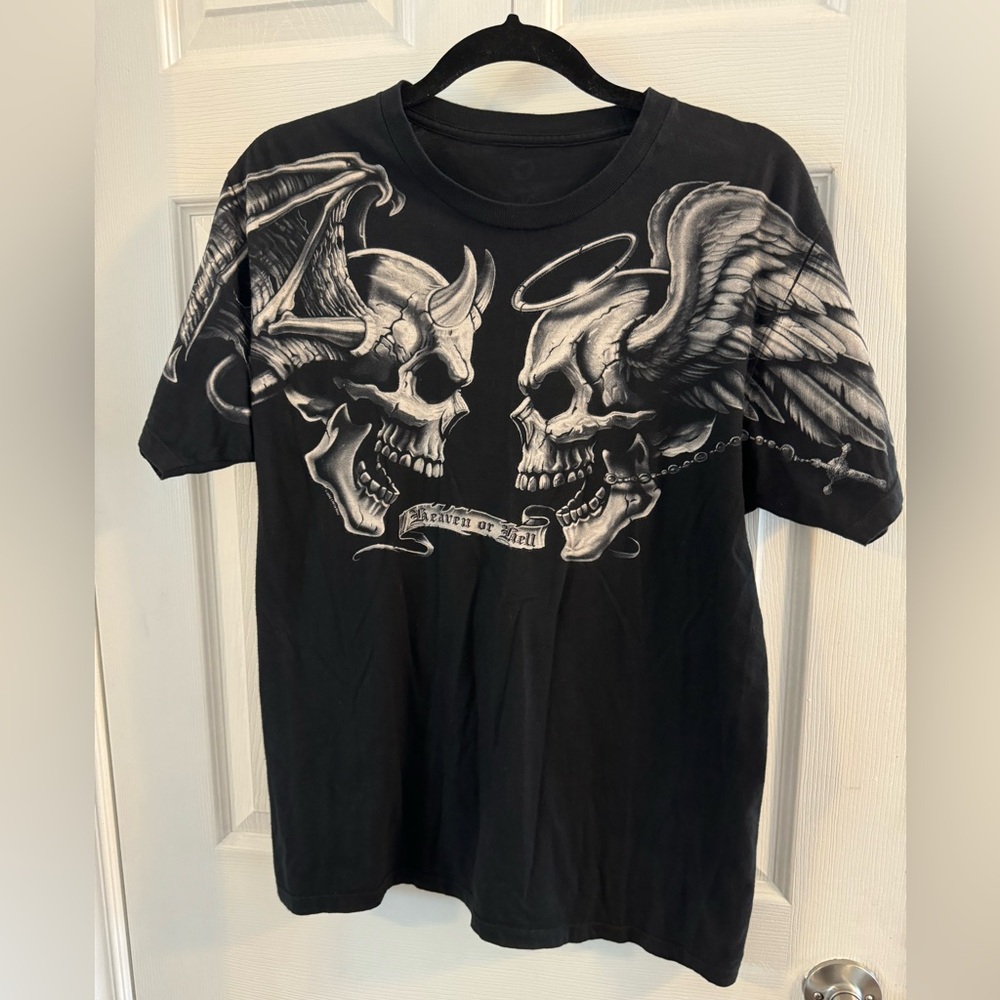 skull graphic tee